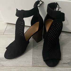 Black heeled sandals